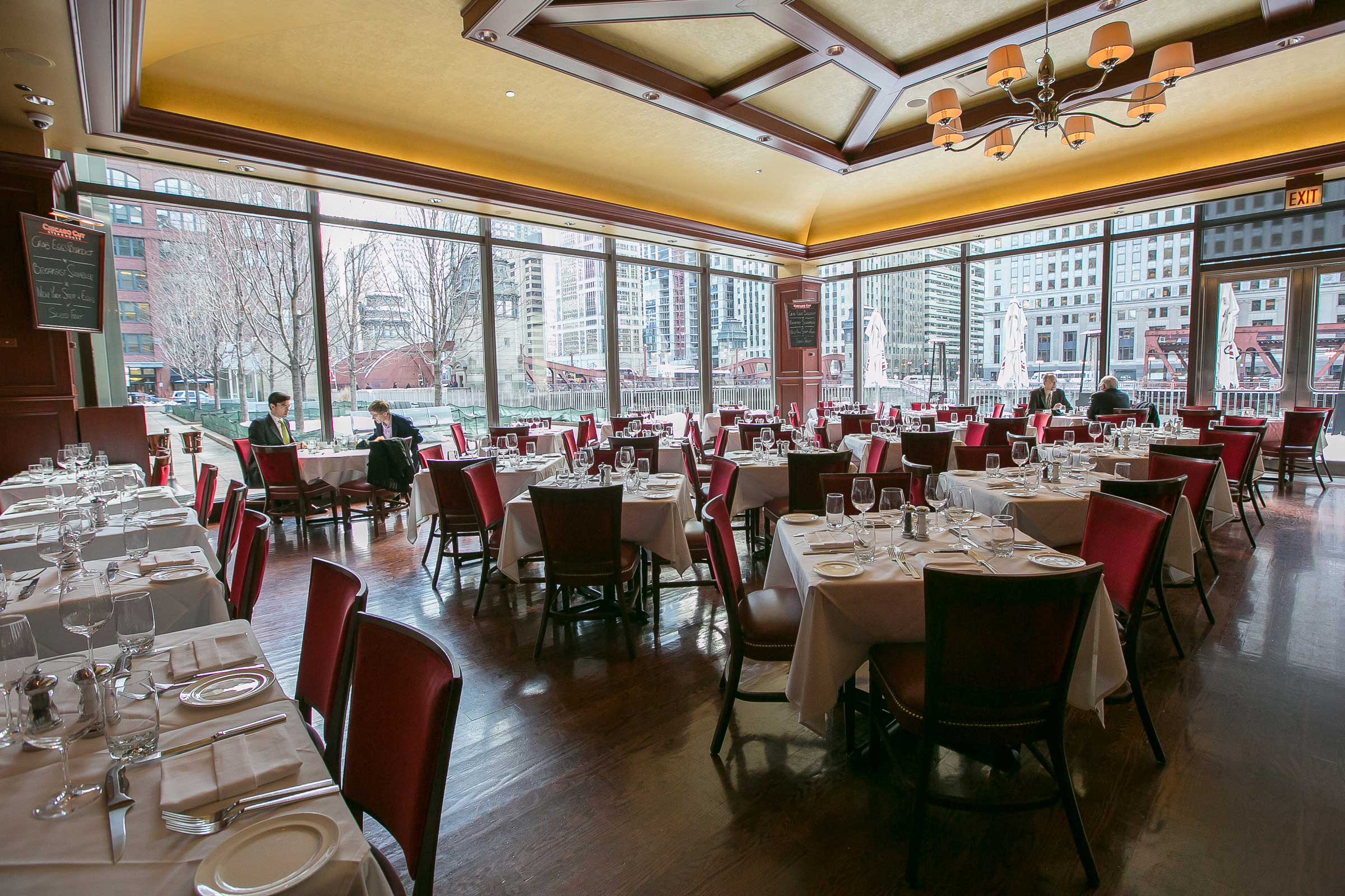 Best Restaurants in Chicago for Business Meetings | Universal Taxi Dispatch